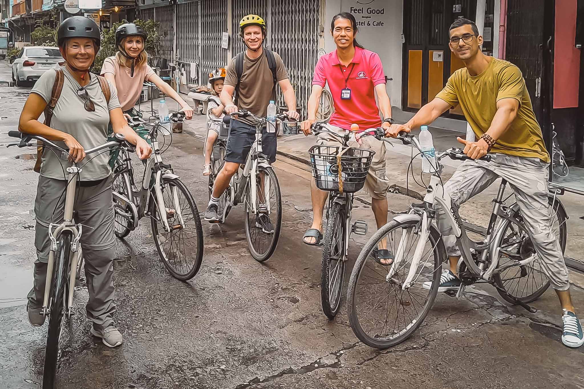Grym cykeltur längs Bangkoks bakgator med Bangkok by Bike