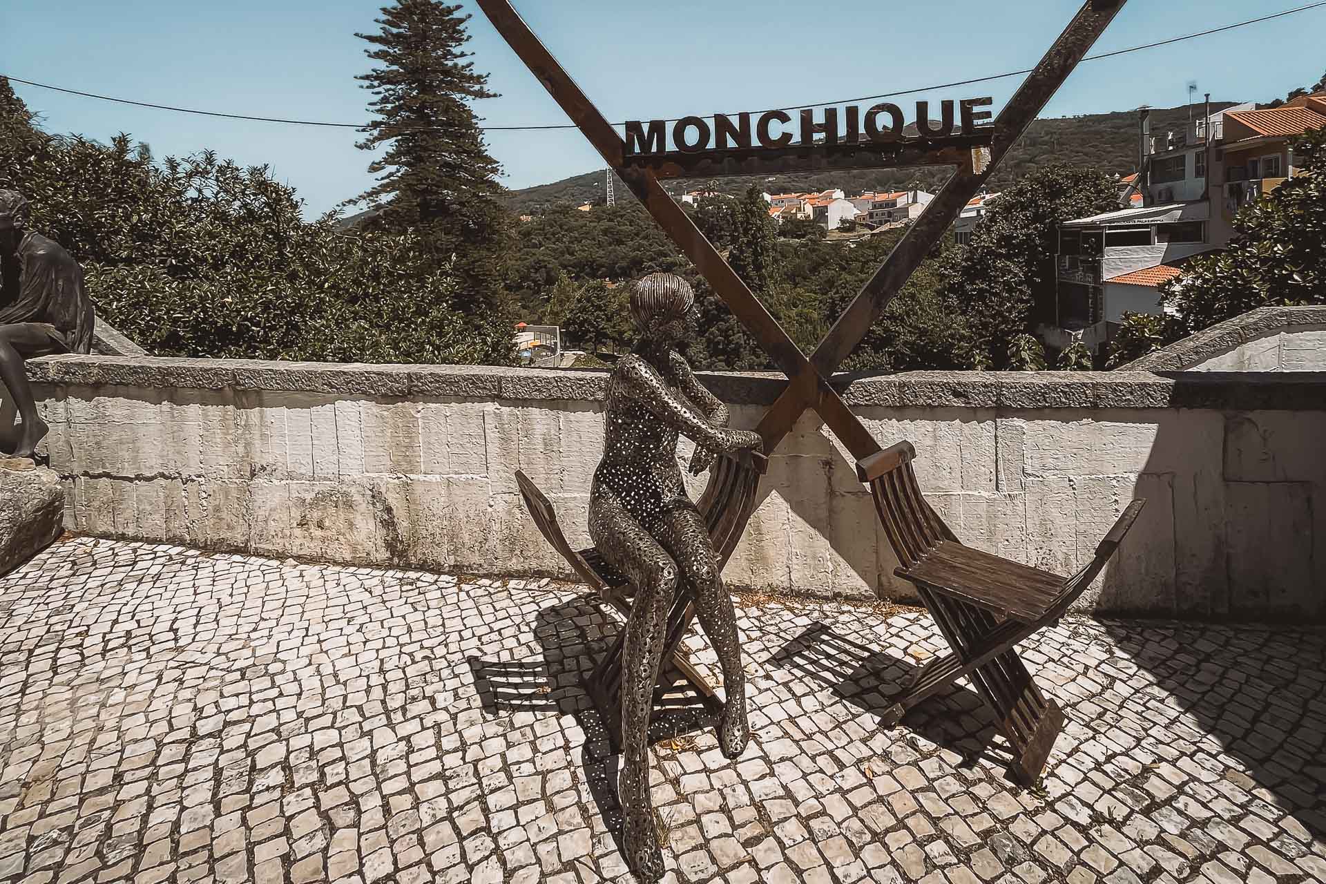 Monchique – en gullig bergsby i solen