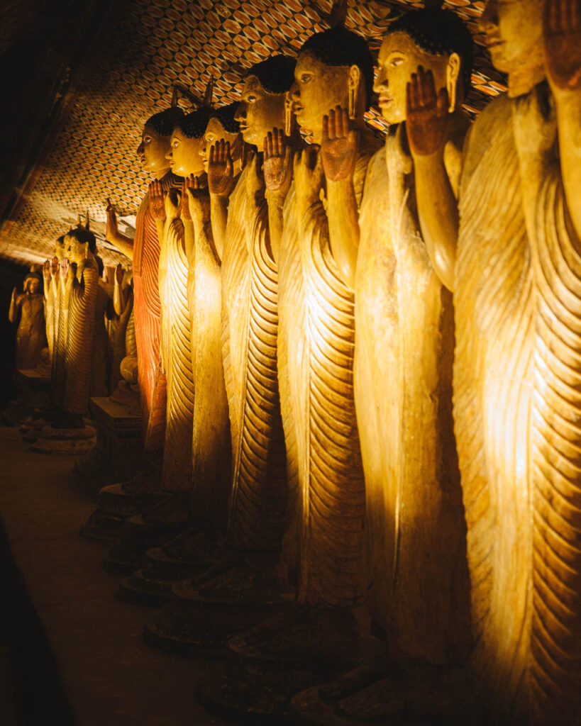 Dambulla Cave Tempel, Sri Lanka, buddhor