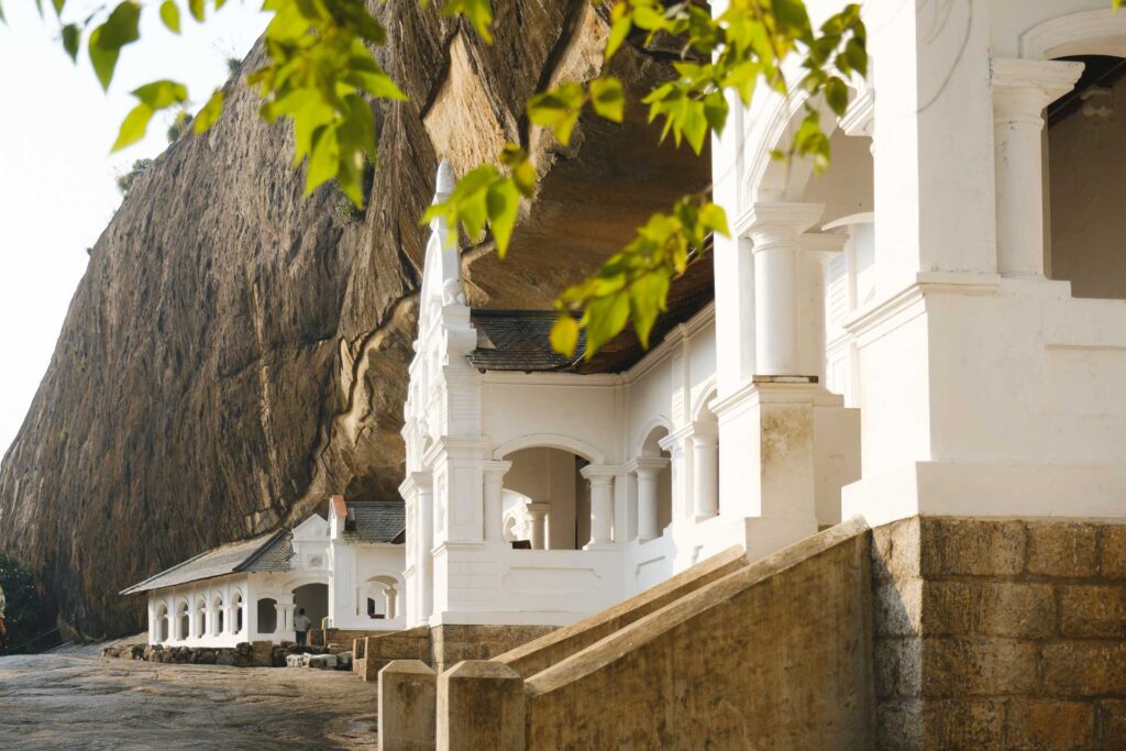 Dambulla Cave Tempel, Sri Lanka, vy över tempel