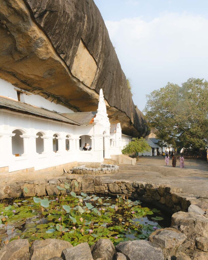 Dambulla Cave Tempel, Sri Lanka, vy över tempel